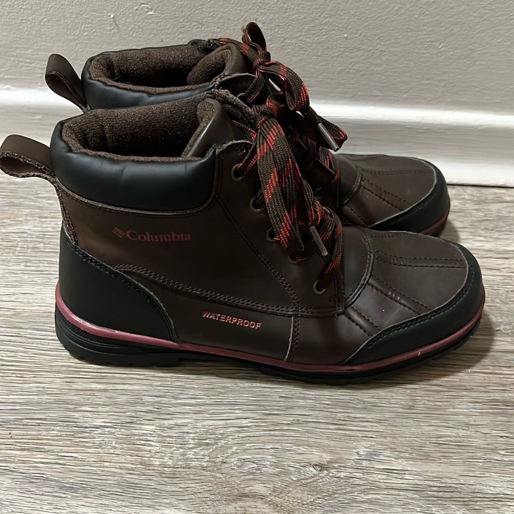 Columbia Wrangle Peak Waterproof Boots​